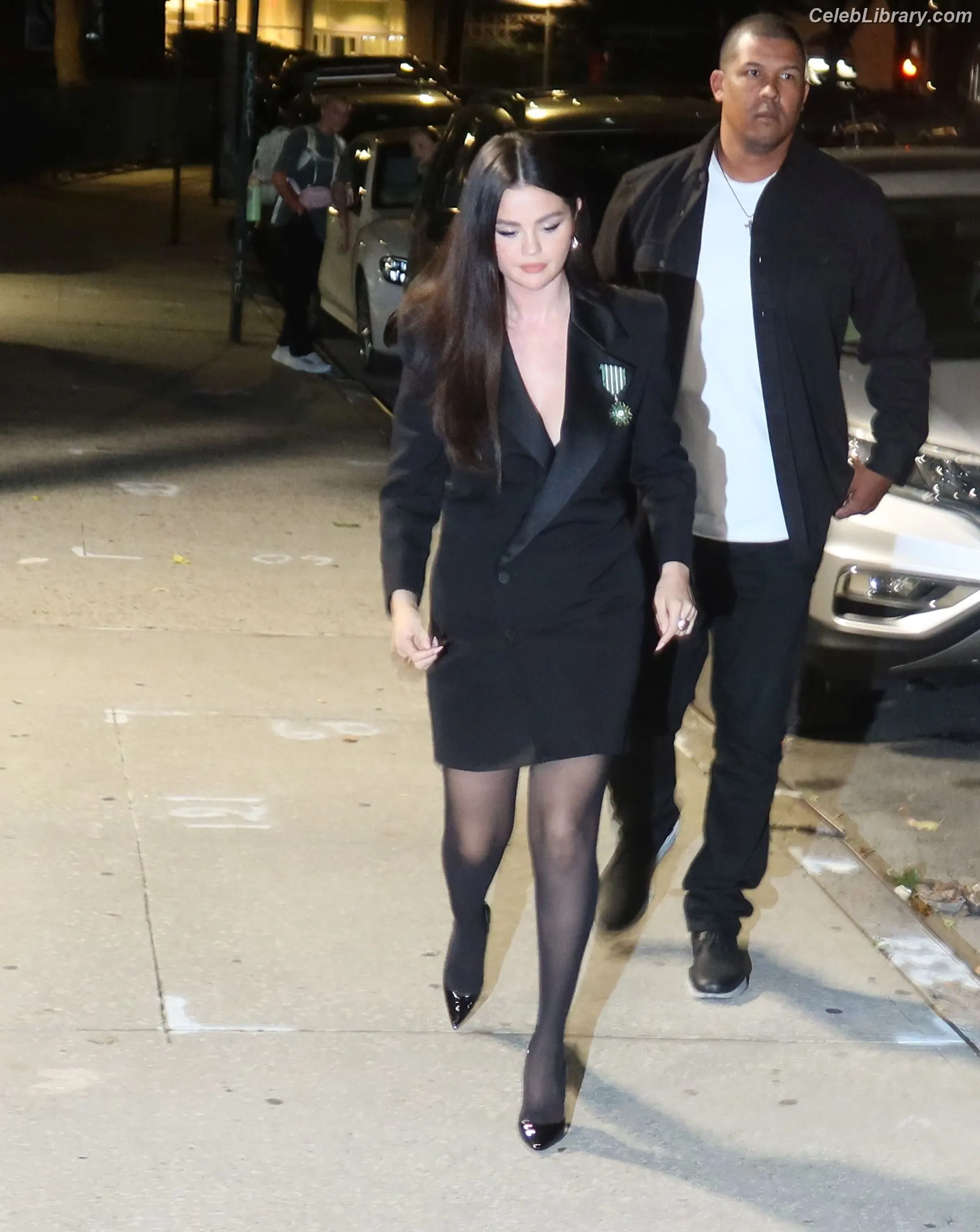 Selena Gomez photo 7 of 3542