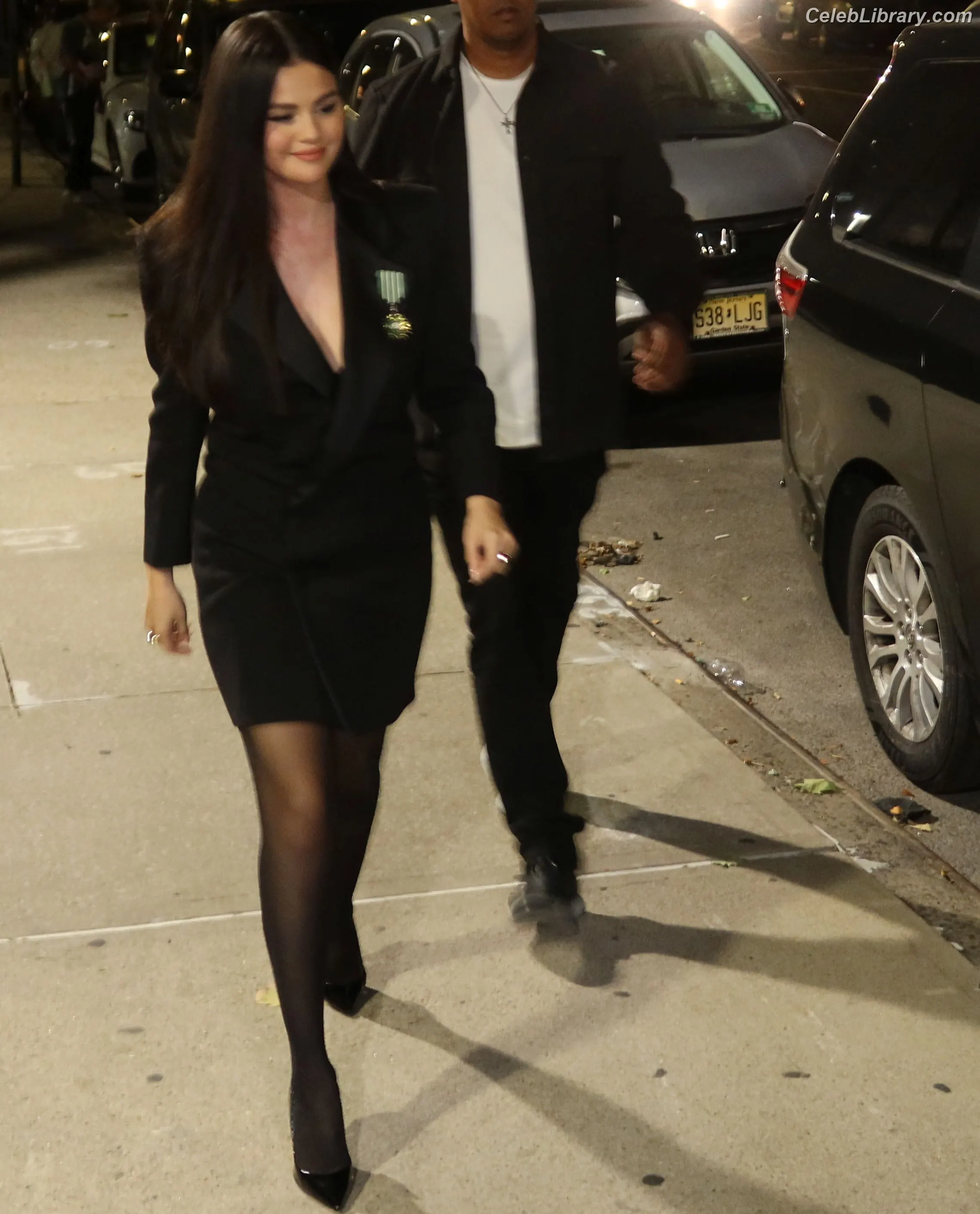 Selena Gomez photo 16 of 3542
