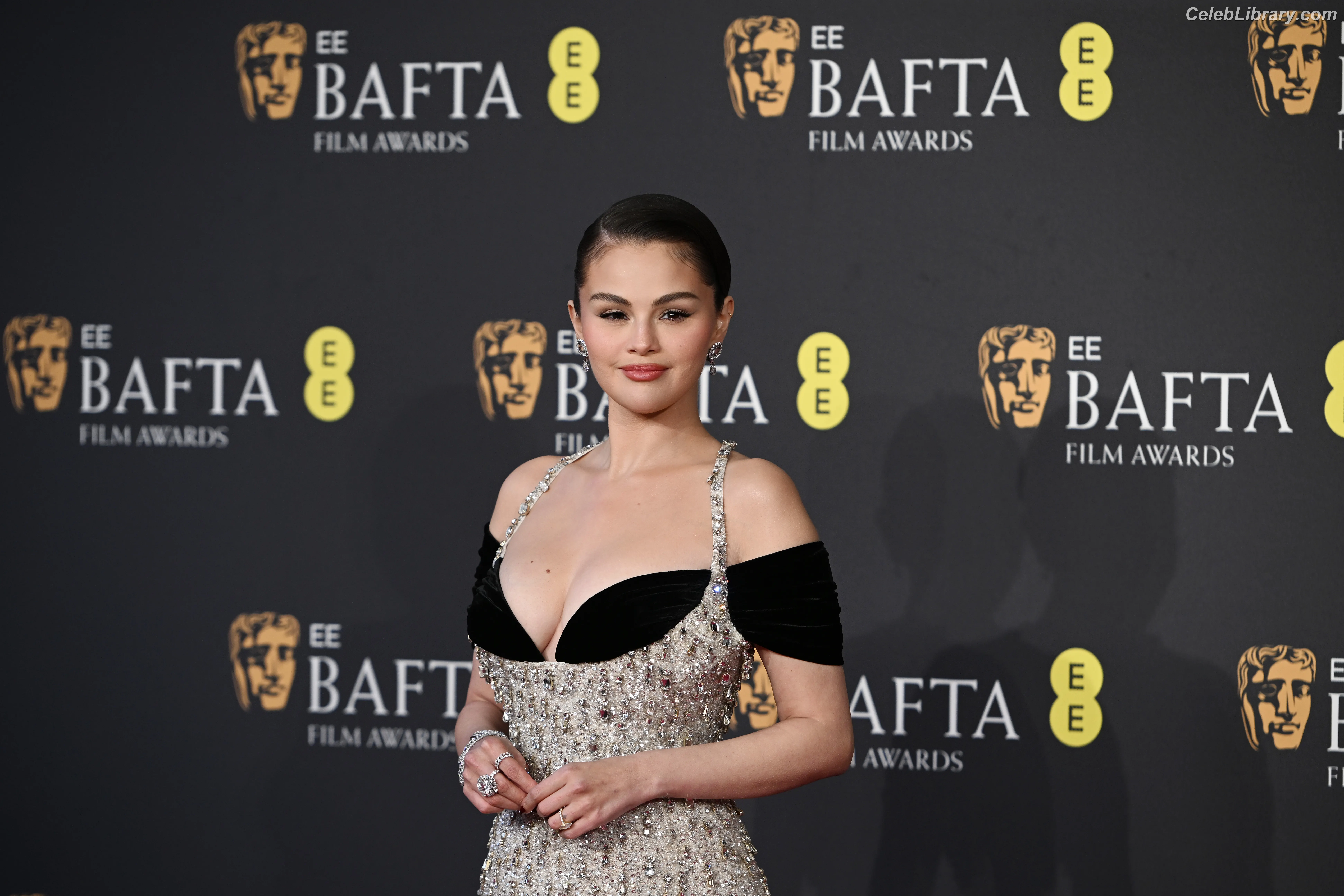 Selena Gomez photo 11 of 3542