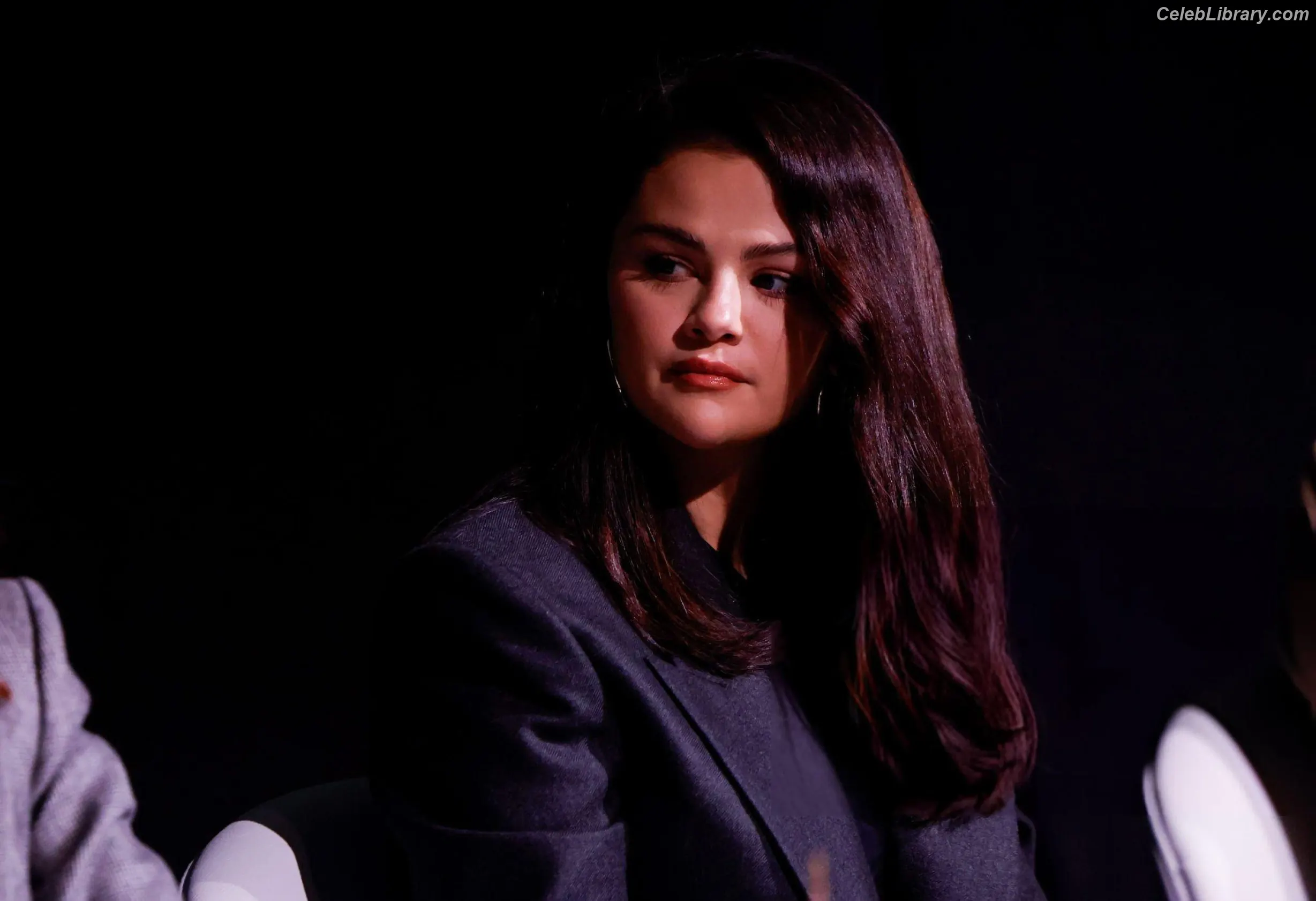 Selena Gomez photo 5 of 3542