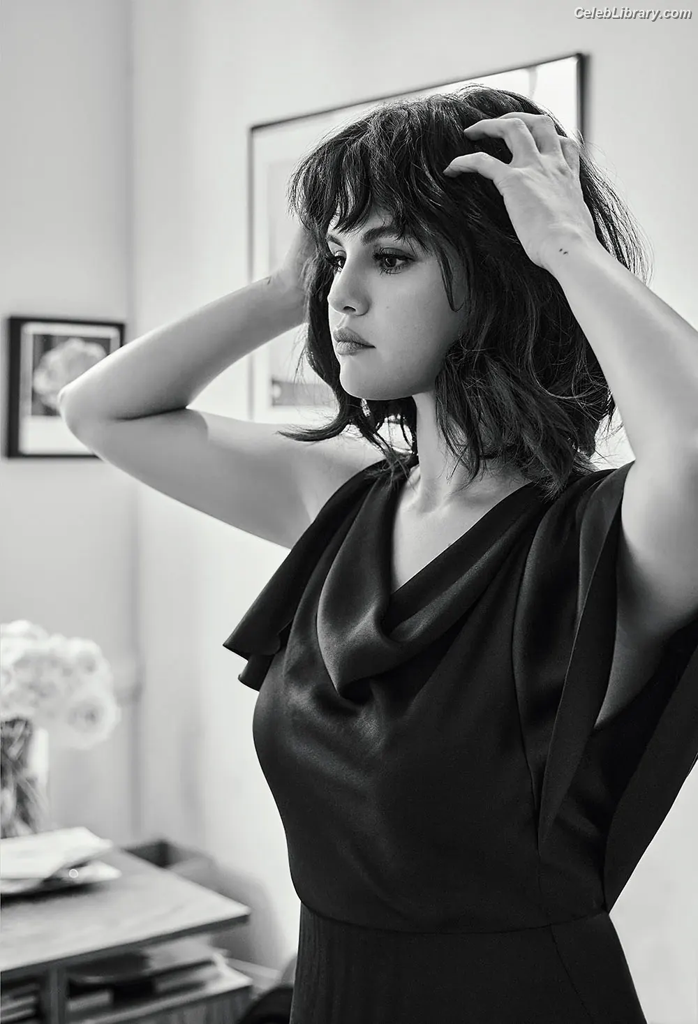 Selena Gomez photo 10 of 3542