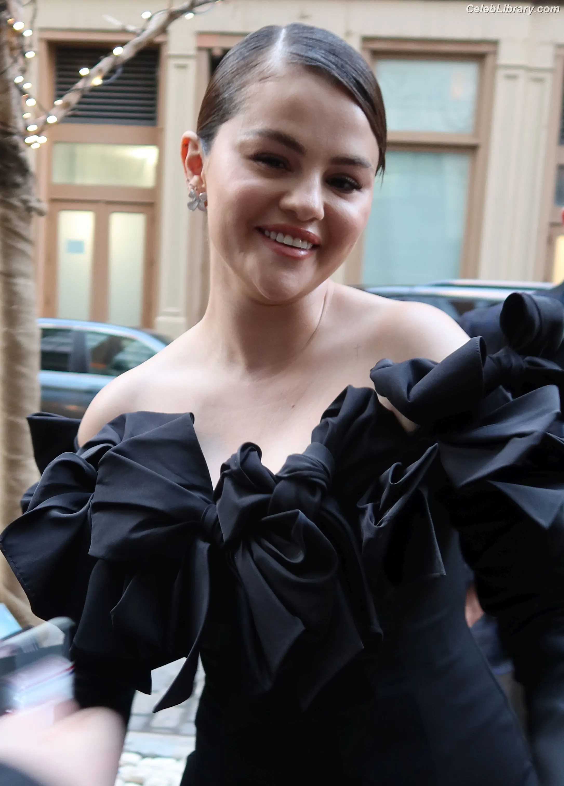 Selena Gomez photo 11 of 3542