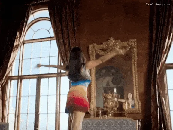 Selena Gomez photo 18 of 3542