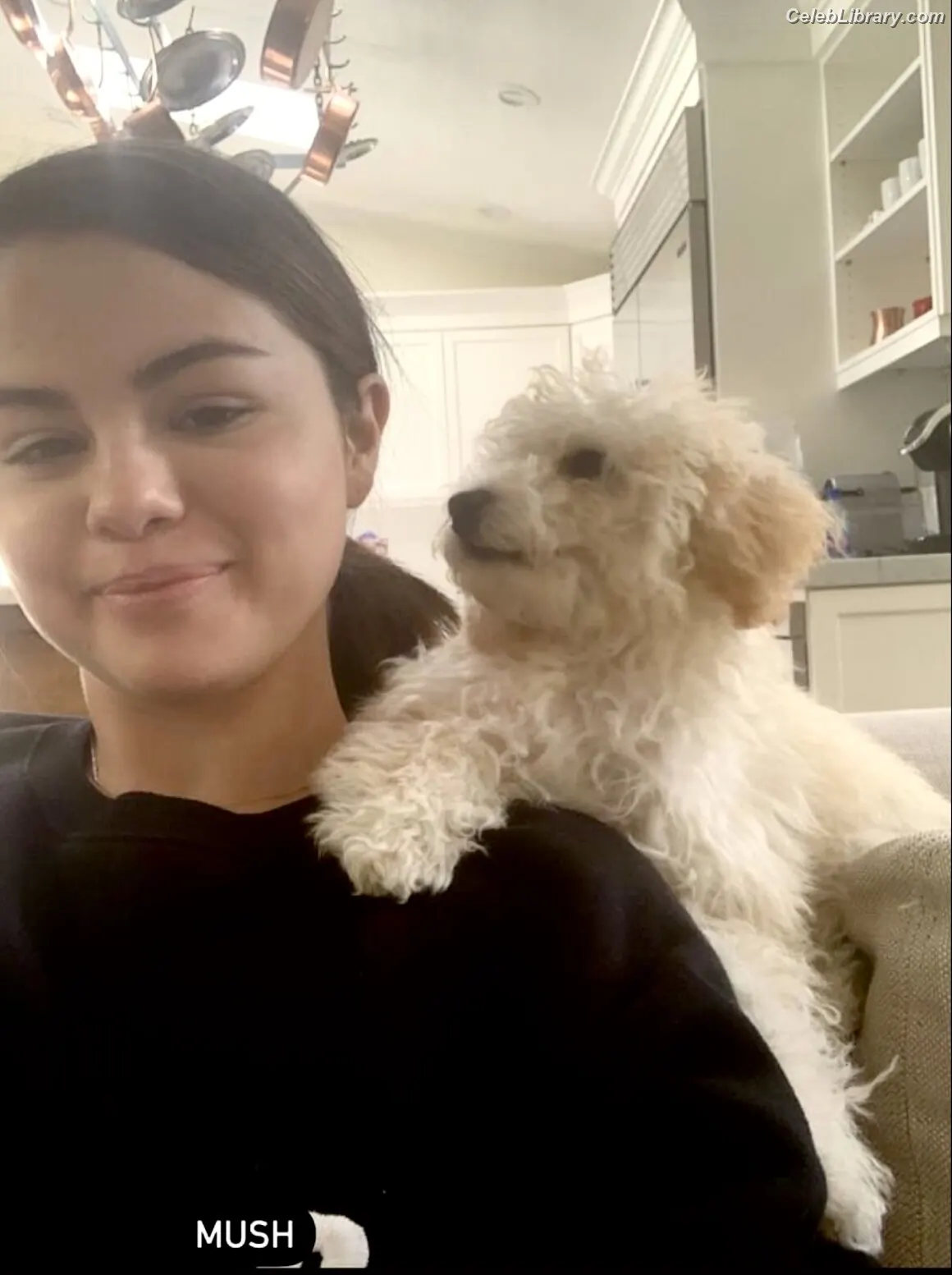 Selena Gomez photo 9 of 3542