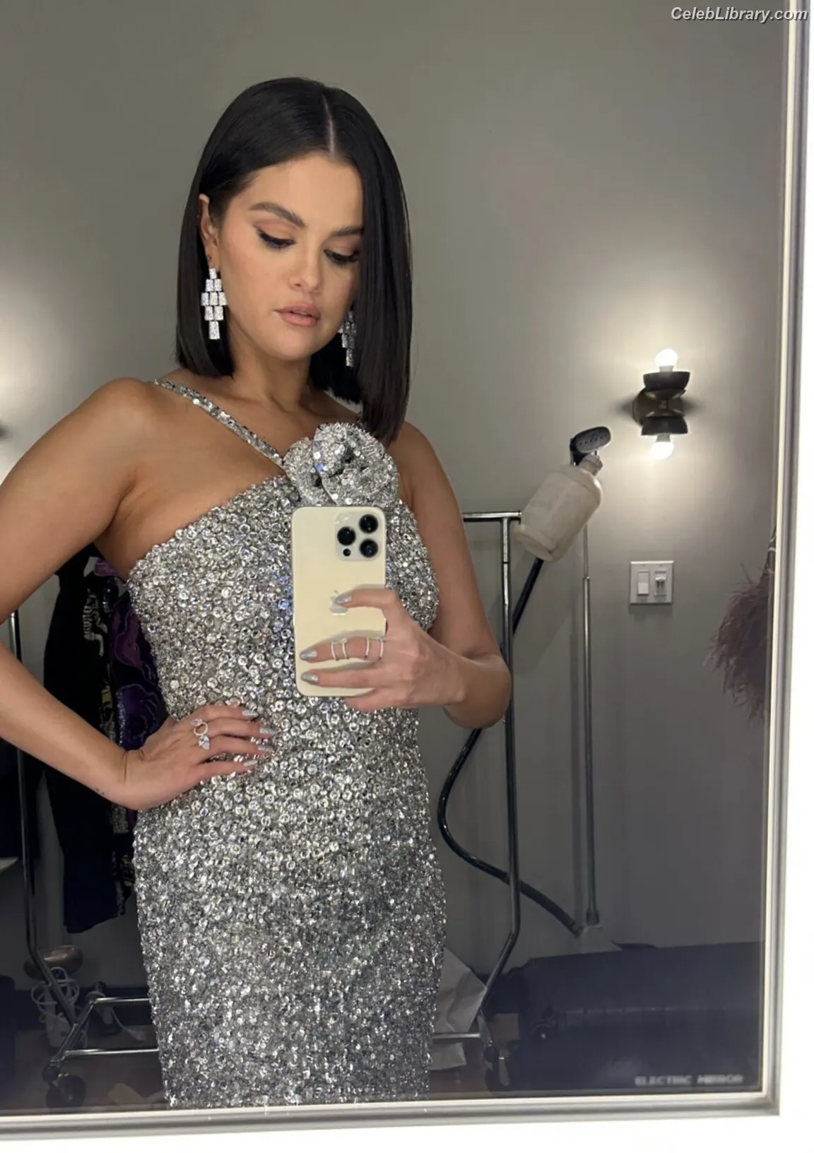 Selena Gomez photo 12 of 3542