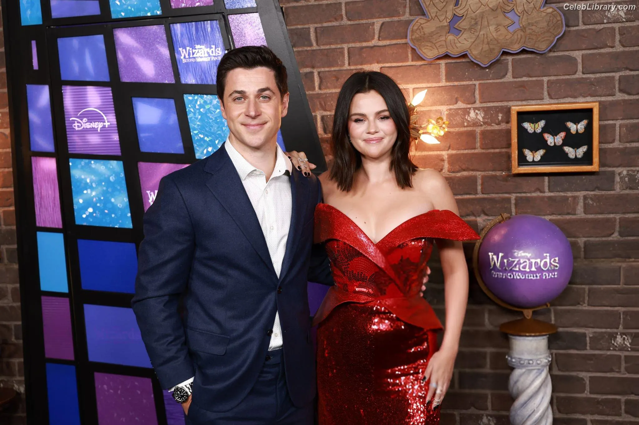 Selena Gomez photo 11 of 3542