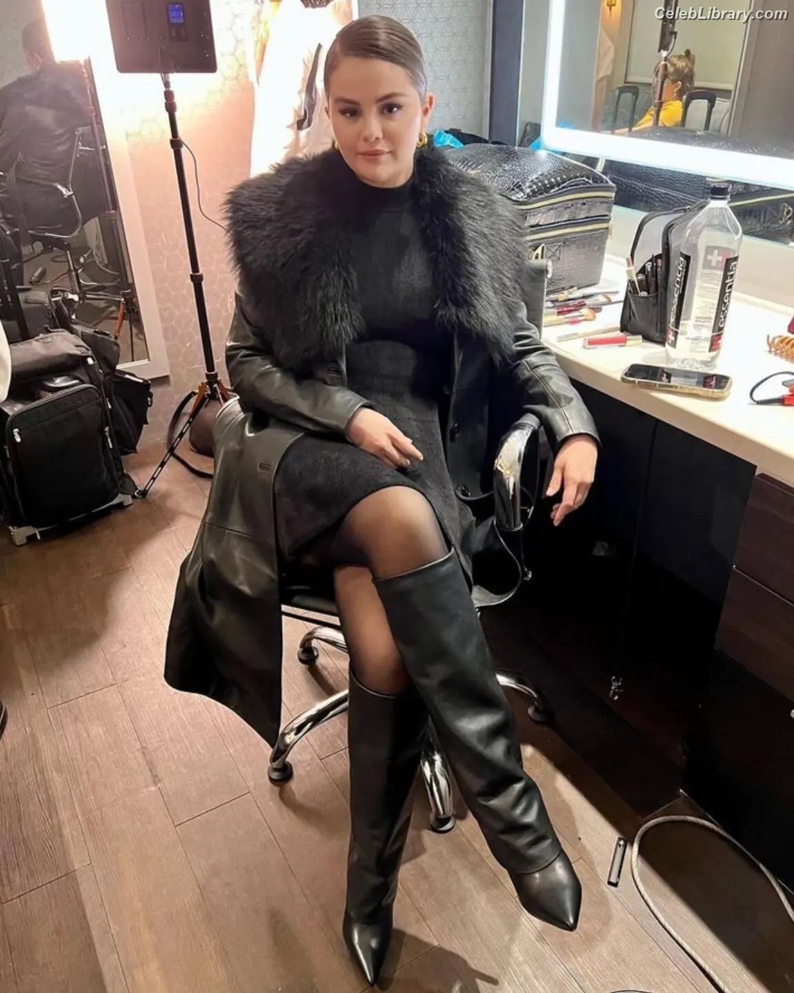 Selena Gomez photo 14 of 3542