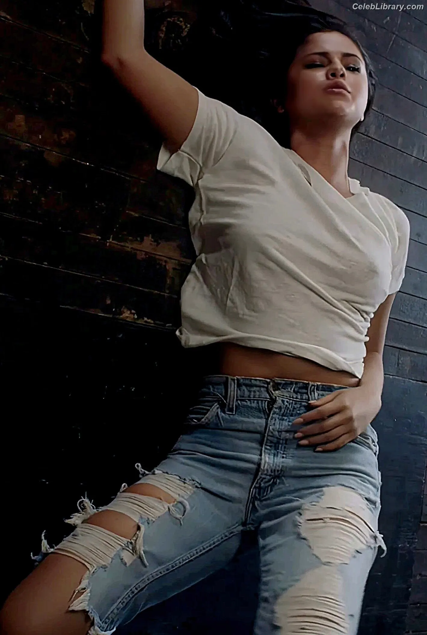 Selena Gomez photo 22 of 3542