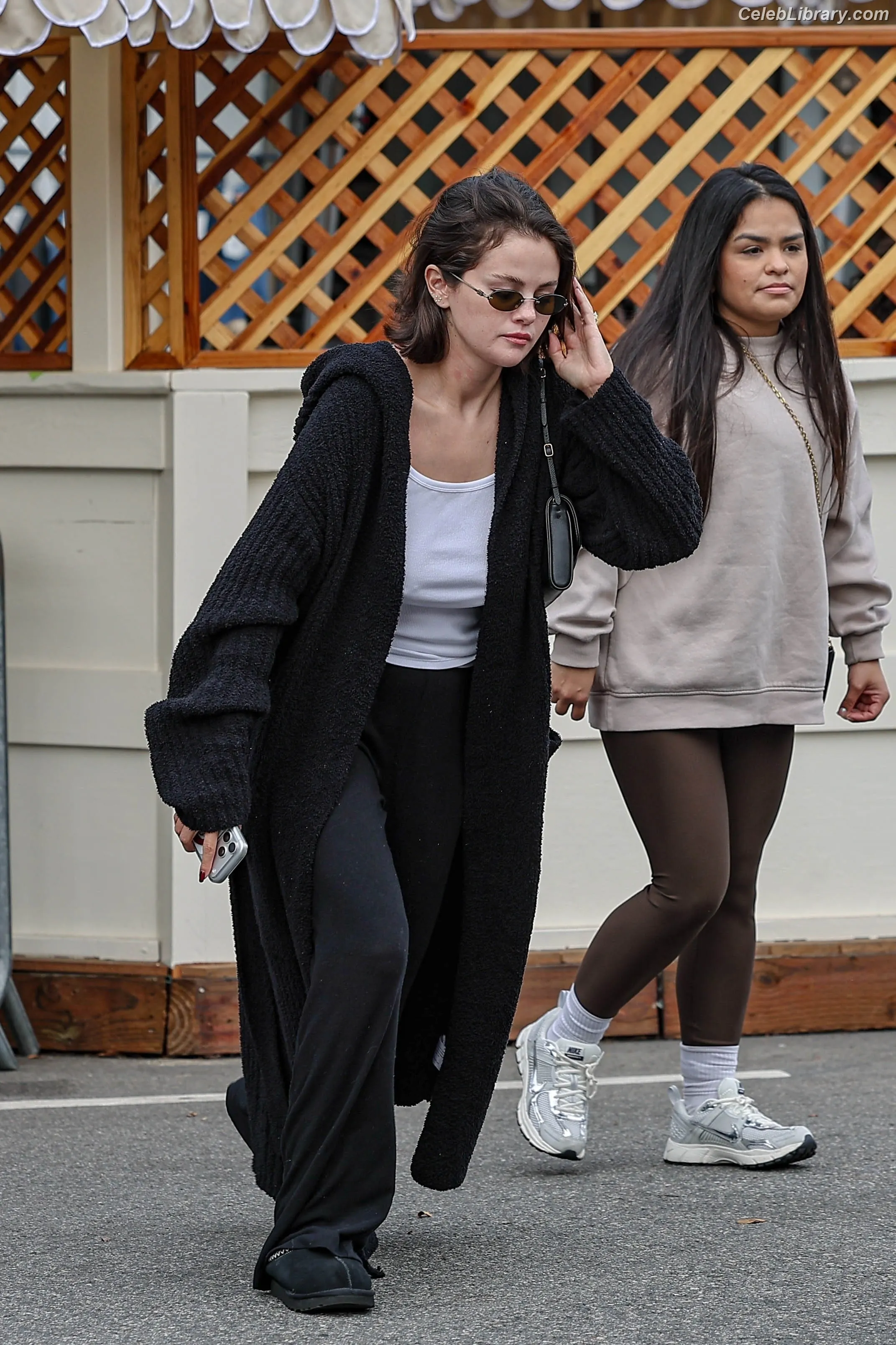Selena Gomez photo 6 of 3542