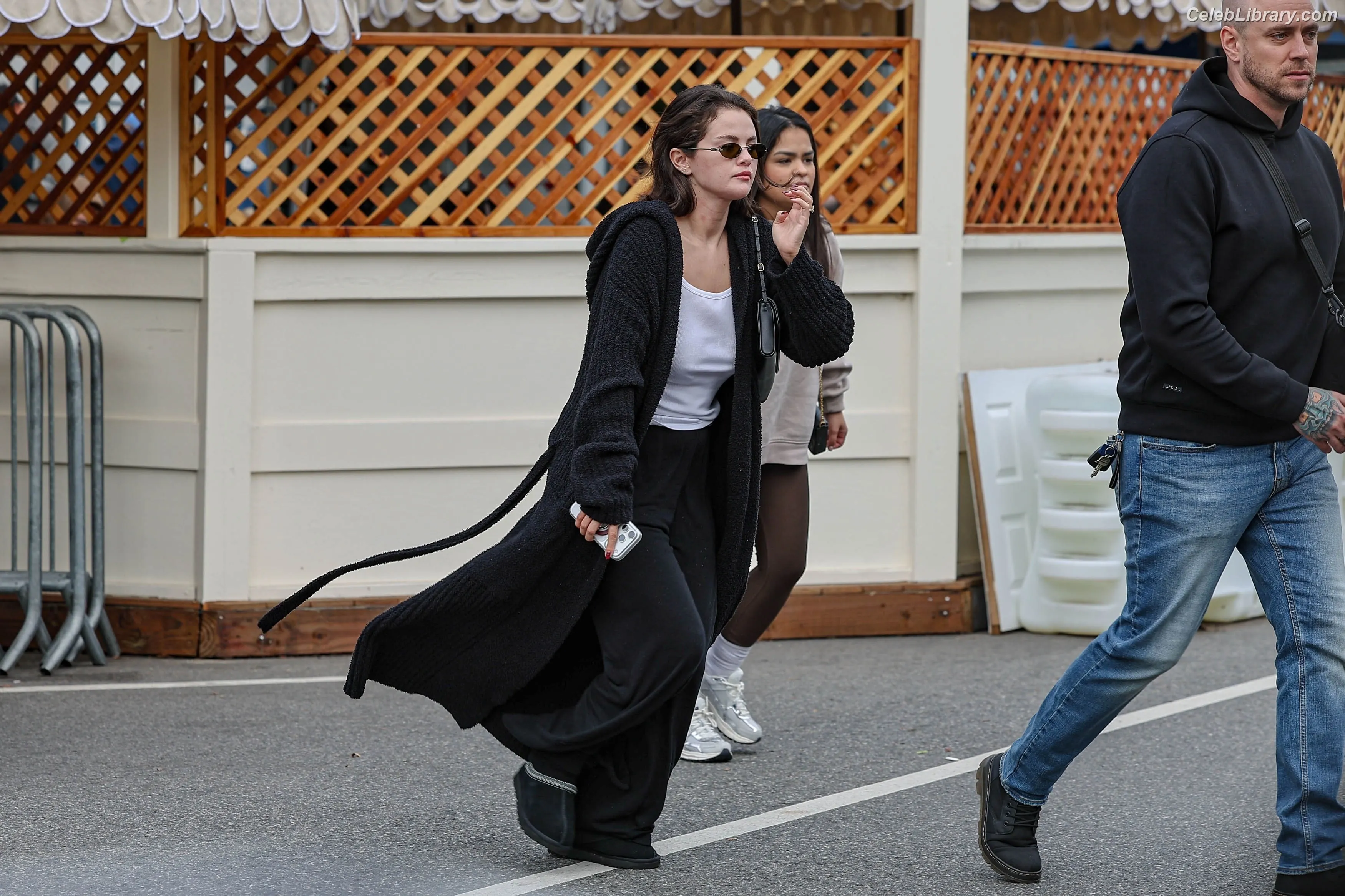 Selena Gomez photo 12 of 3542