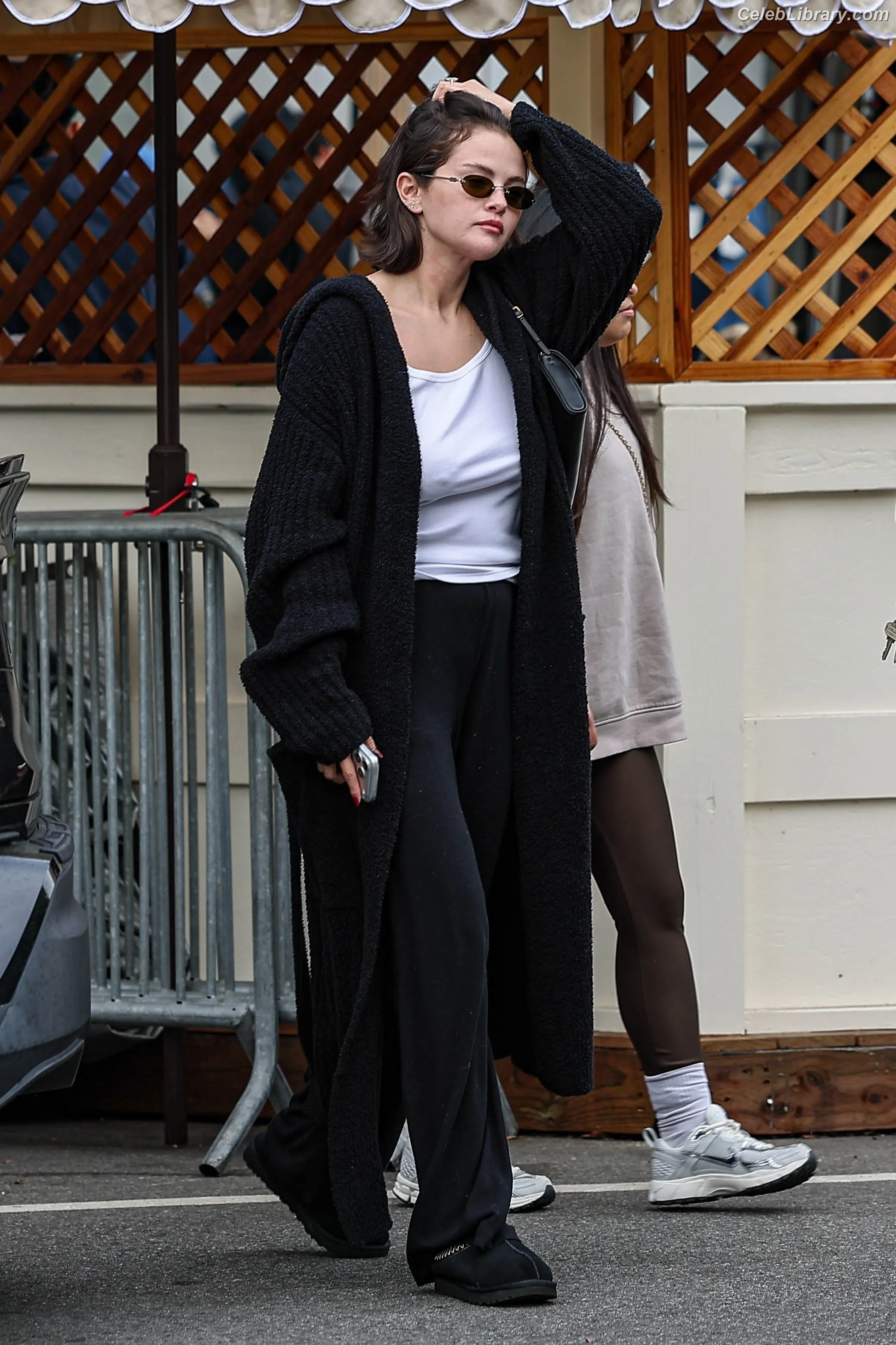 Selena Gomez photo 23 of 3542