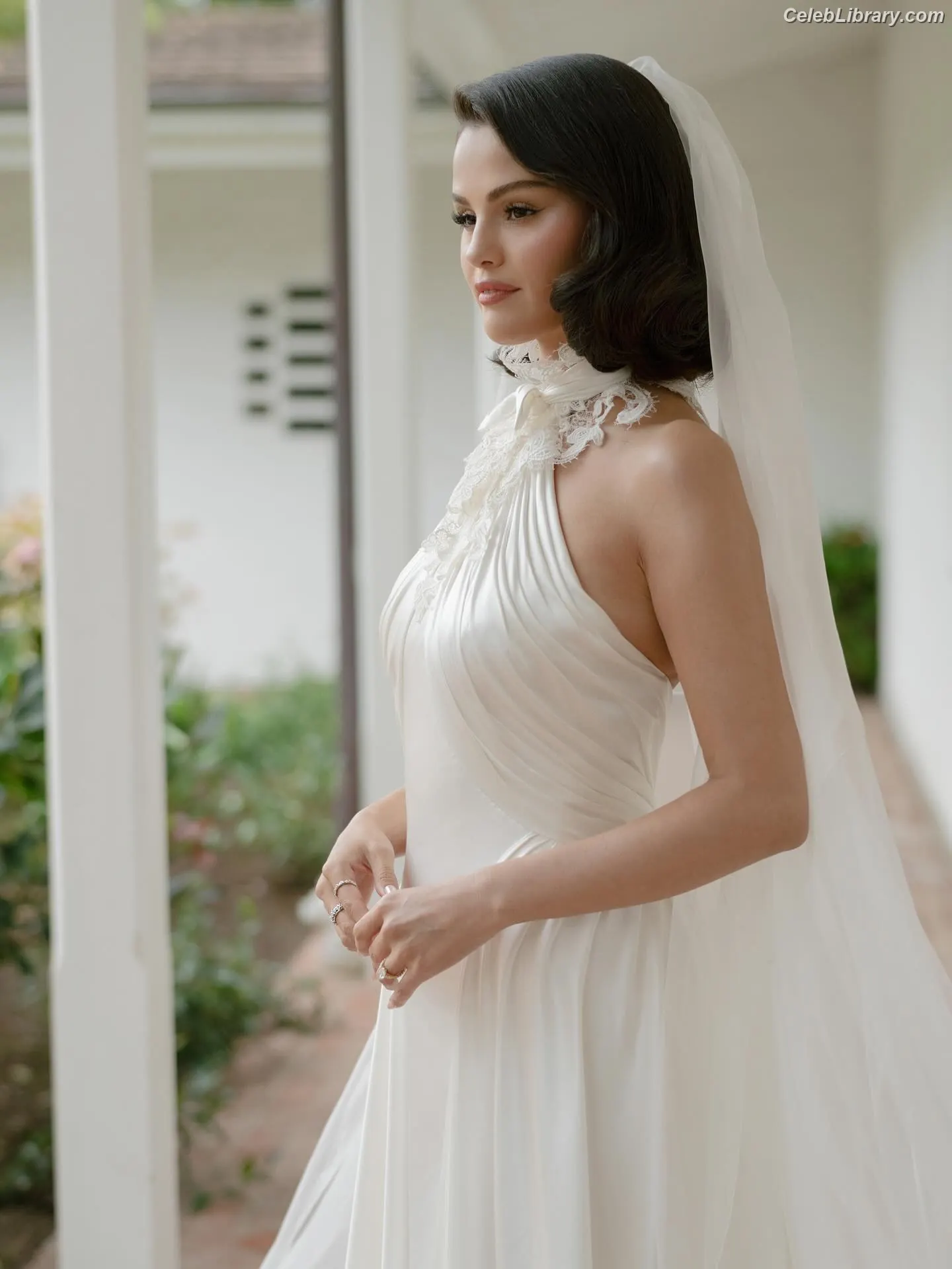 Selena Gomez photo 14 of 3542