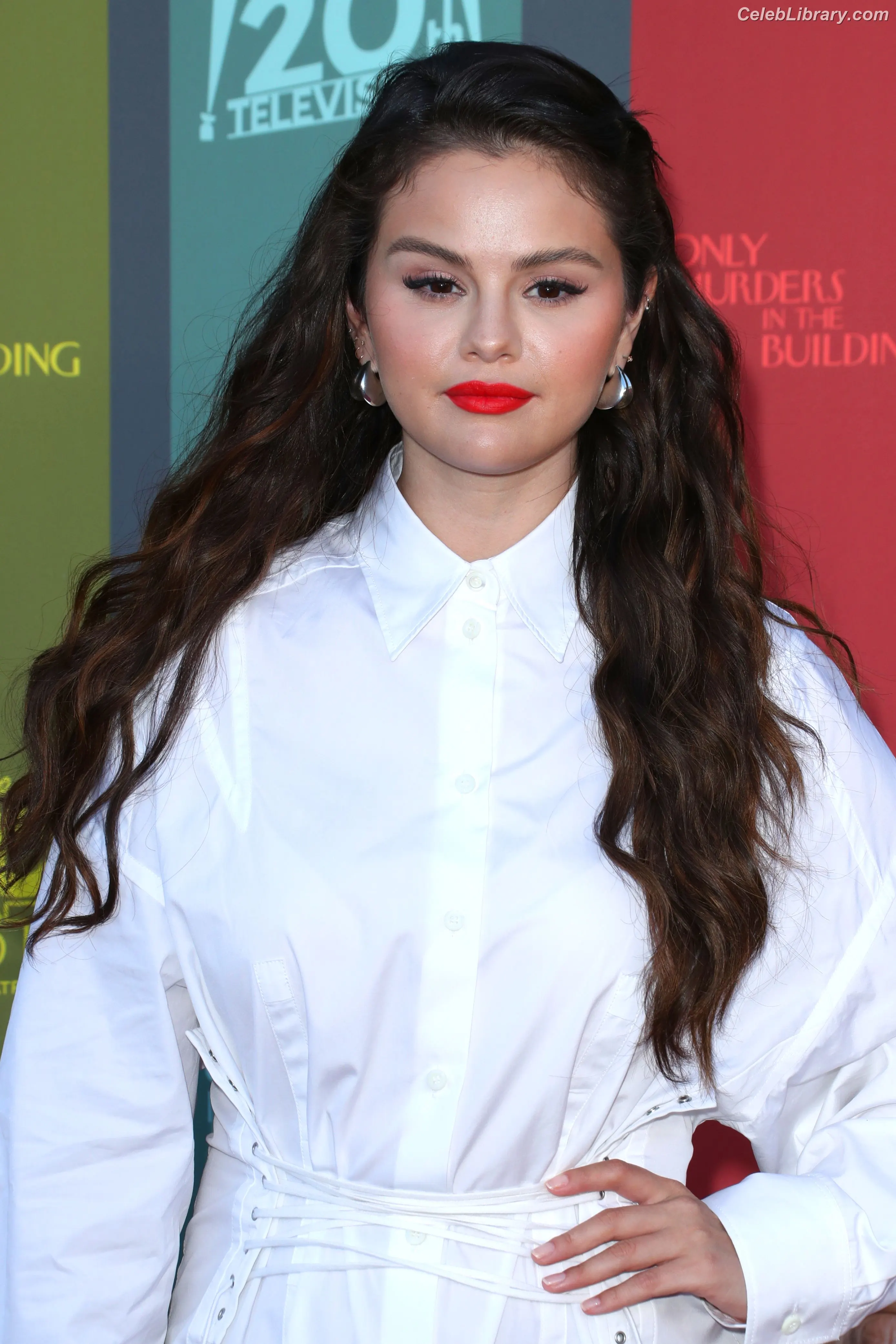 Selena Gomez photo 6 of 3542