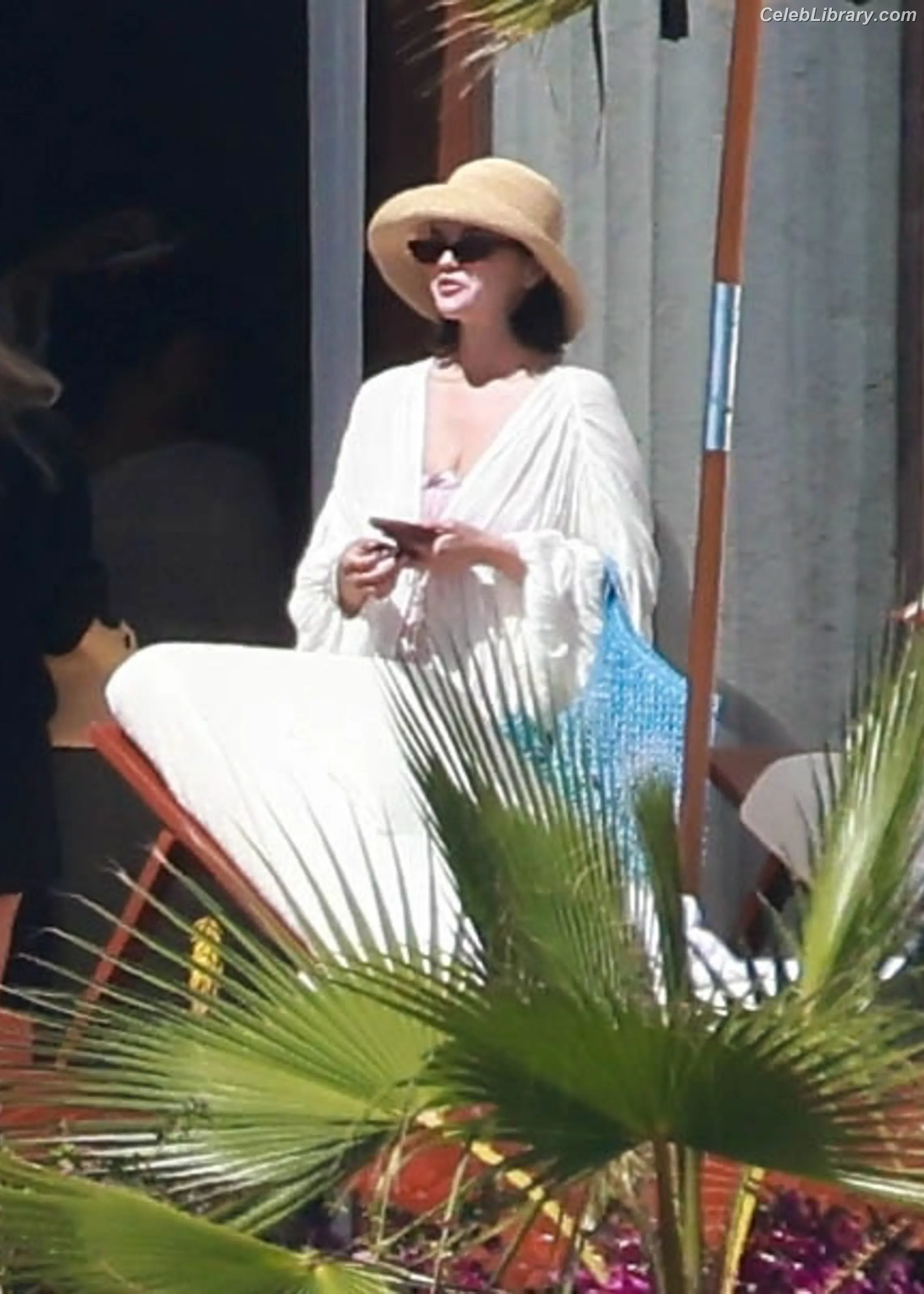Selena Gomez photo 22 of 3542