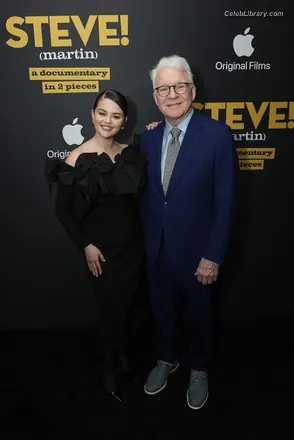 Selena Gomez photo 17 of 3542