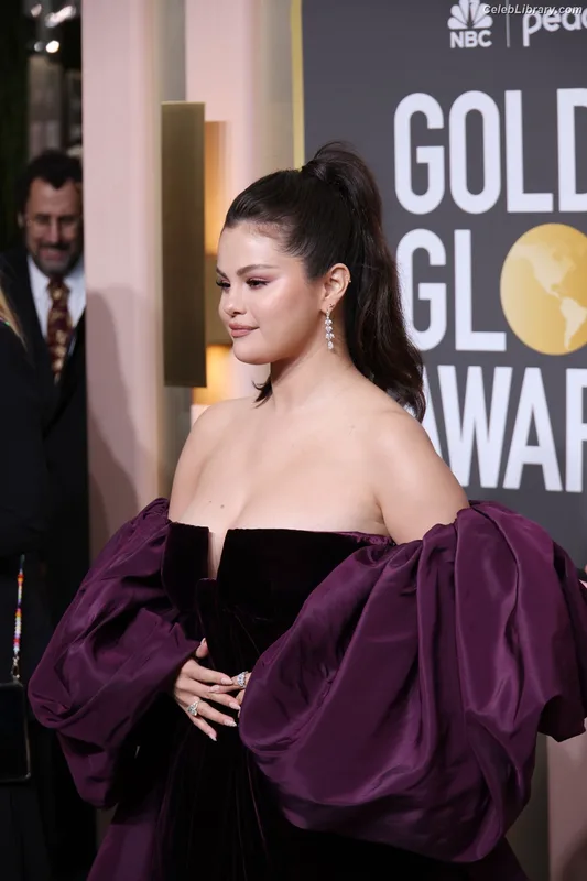Selena Gomez photo 20 of 3523