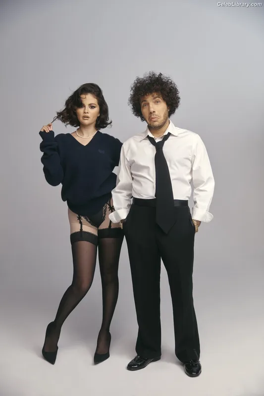 Selena Gomez photo 12 of 3523