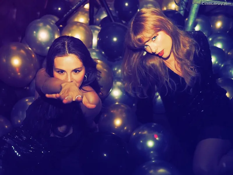 Selena Gomez photo 6 of 3523