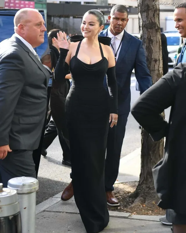 Selena Gomez photo 23 of 3523