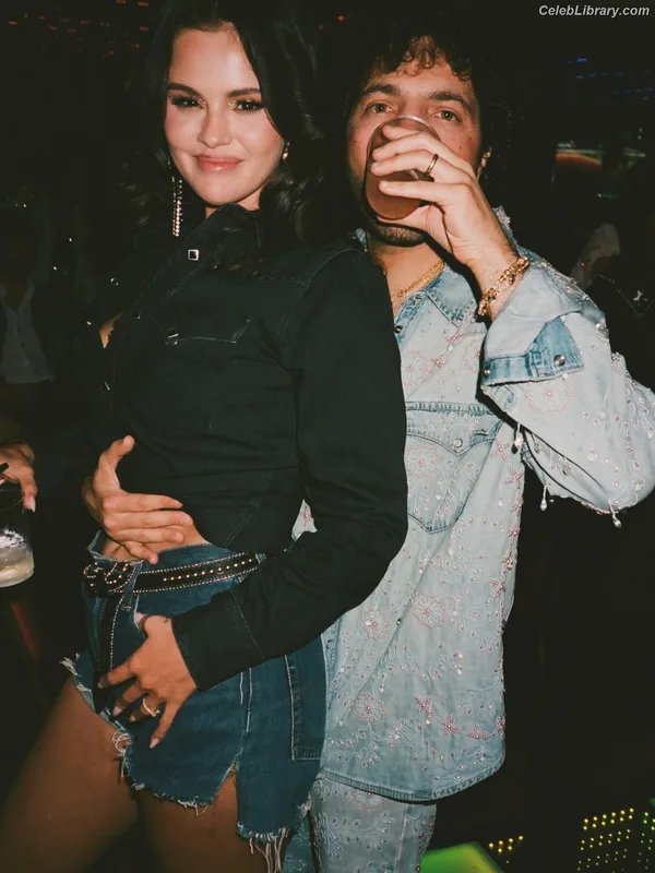 Selena Gomez photo 21 of 3523