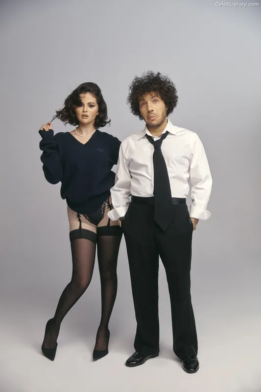 Selena Gomez photo 22 of 3523