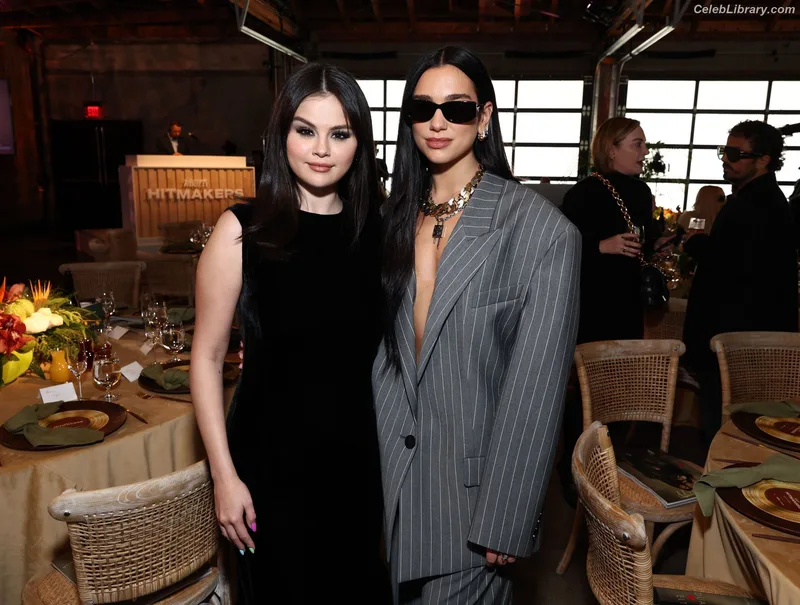 Selena Gomez photo 6 of 3523