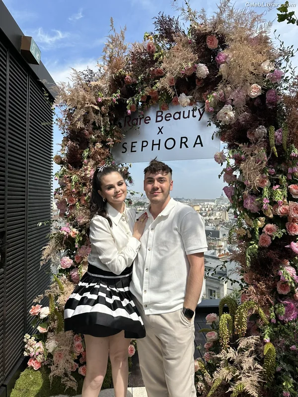 Selena Gomez photo 13 of 3523