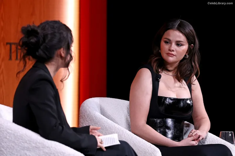 Selena Gomez photo 6 of 3523