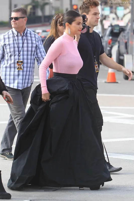 Selena Gomez photo 12 of 3523