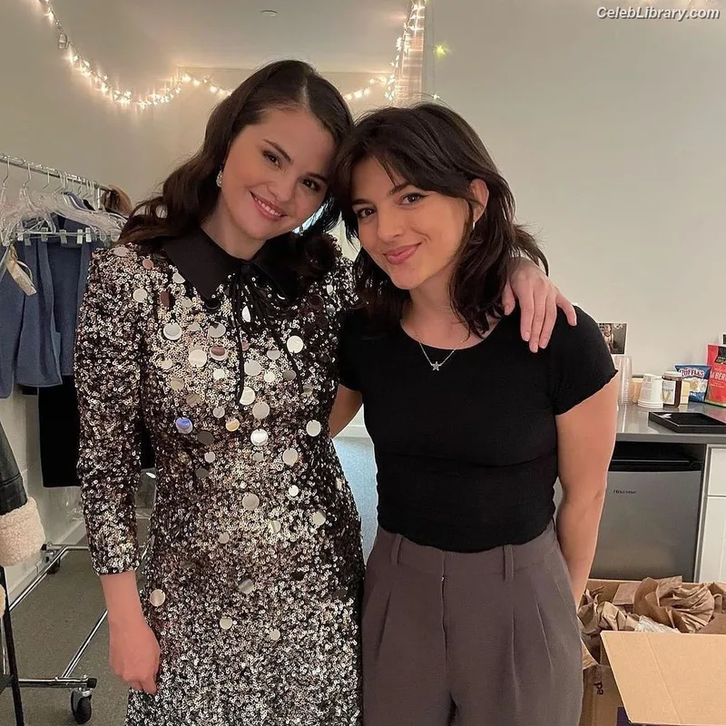 Selena Gomez photo 23 of 3523