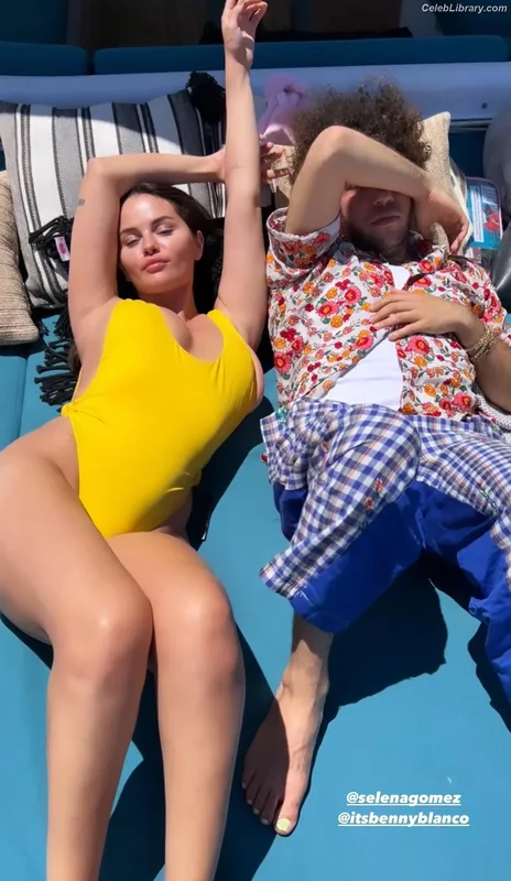 Selena Gomez photo 17 of 3523