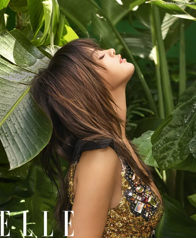 Selena Gomez photo 8 of 3523