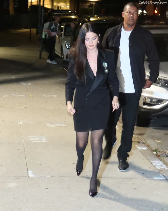 Selena Gomez photo 21 of 3523