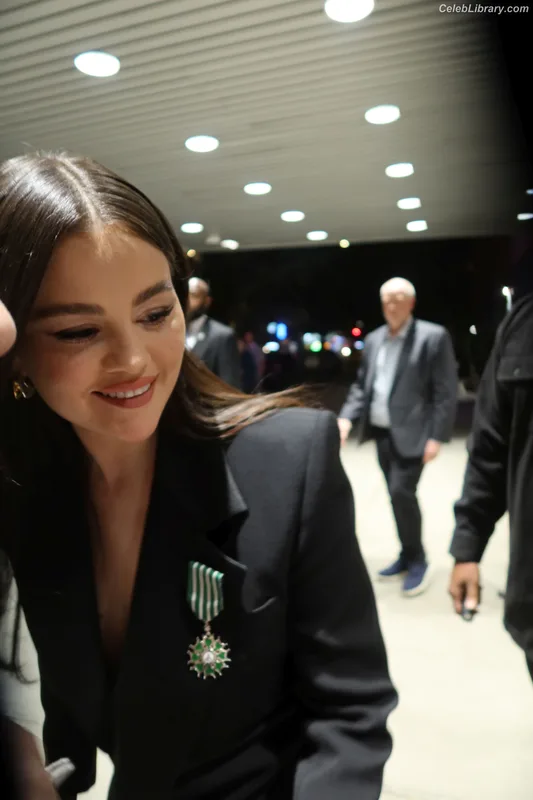Selena Gomez photo 23 of 3523