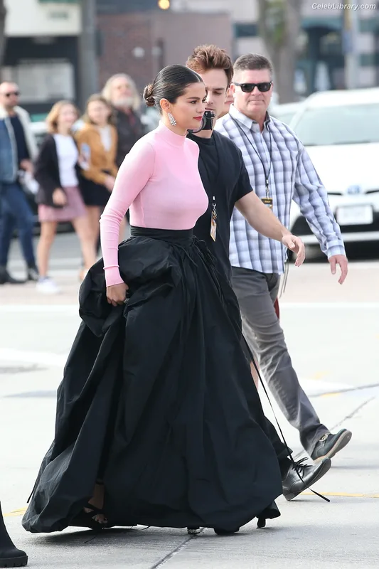 Selena Gomez photo 22 of 3523