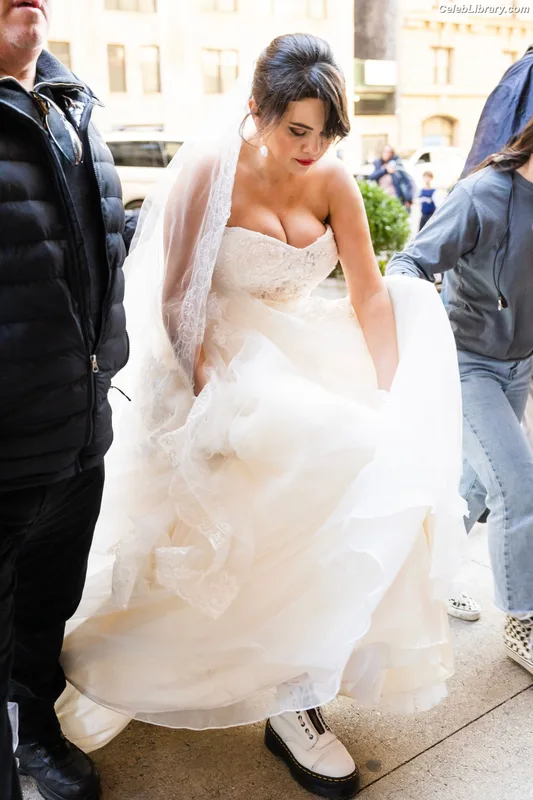 Selena Gomez photo 20 of 3523