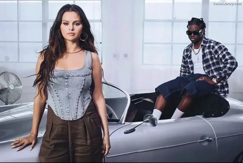 Selena Gomez photo 9 of 3523