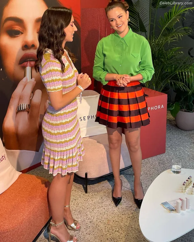 Selena Gomez photo 10 of 3523