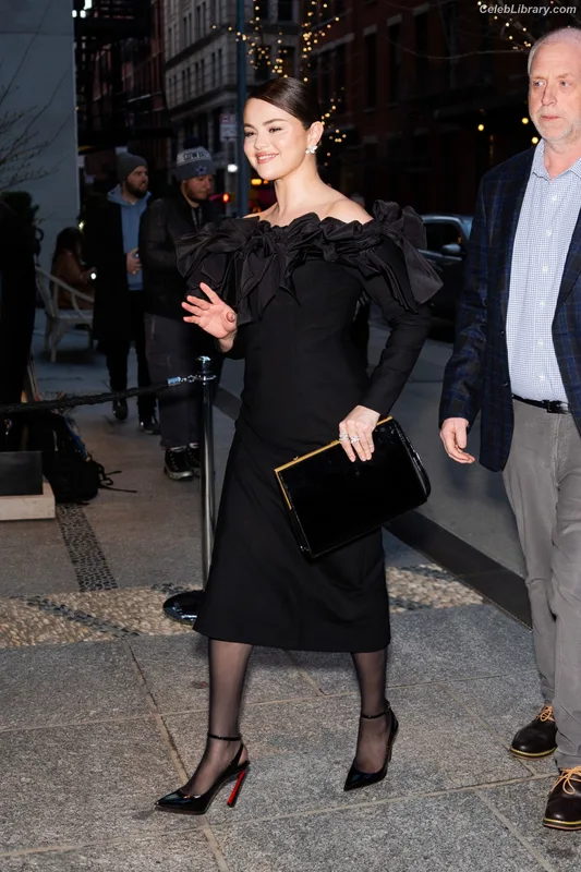 Selena Gomez photo 10 of 3523