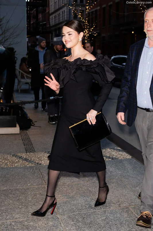 Selena Gomez photo 20 of 3523
