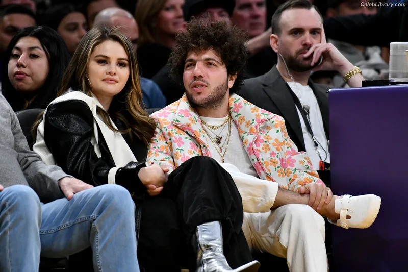 Selena Gomez photo 24 of 3523