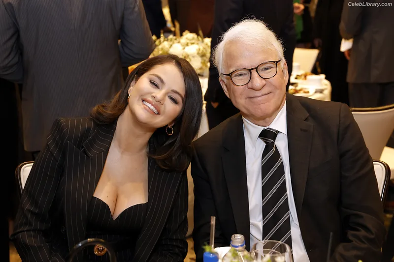 Selena Gomez photo 18 of 3523