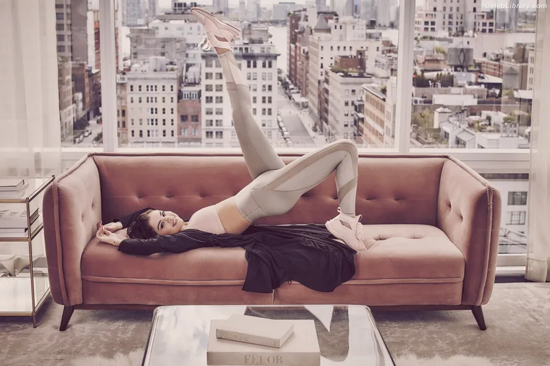 Selena Gomez photo 20 of 3523