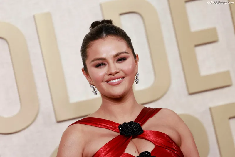 Selena Gomez photo 4 of 3523