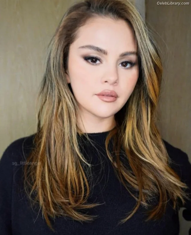 Selena Gomez photo 21 of 3523