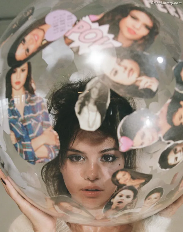 Selena Gomez photo 23 of 3523
