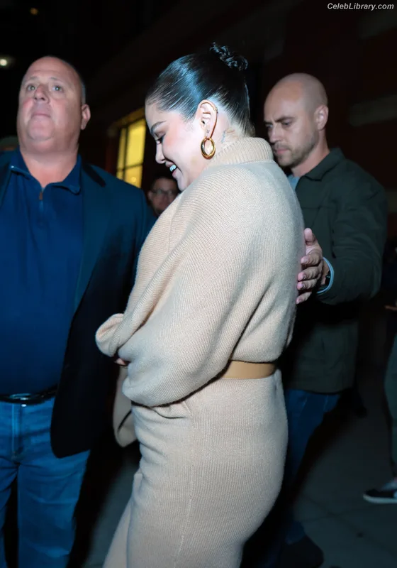 Selena Gomez photo 20 of 3523