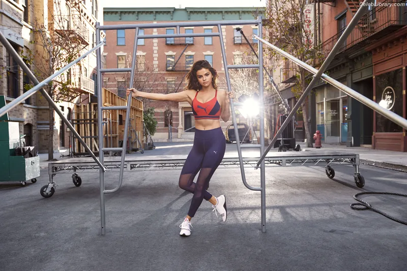 Selena Gomez photo 5 of 3523