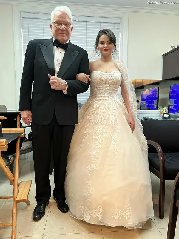 Selena Gomez photo 22 of 3523