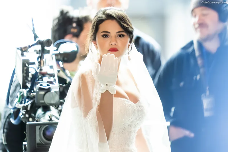 Selena Gomez photo 22 of 3523